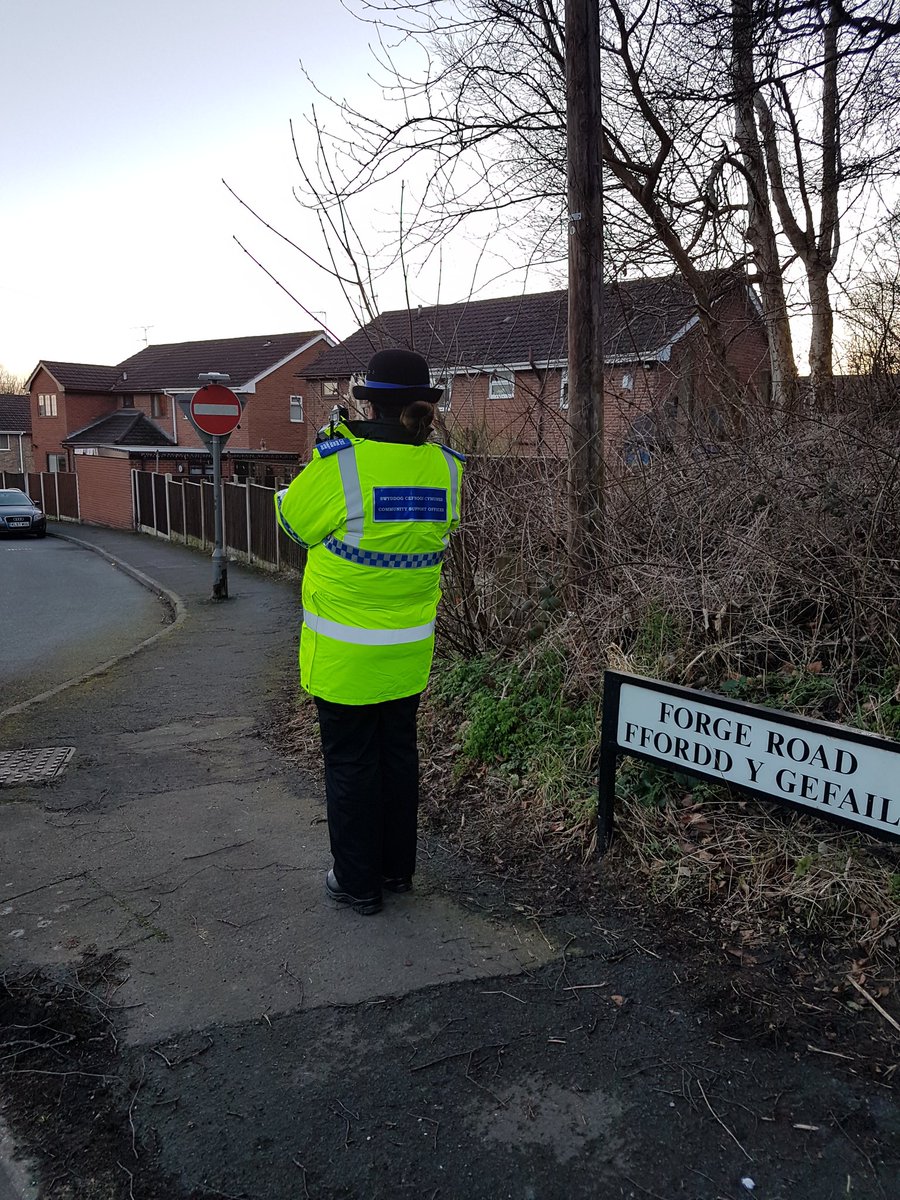 NWPWrexhamRural's tweet photo. Soutbsea now # slowdown #PCSOsophie  #PCSOamanda https://t.co/FKoXwEiV6n