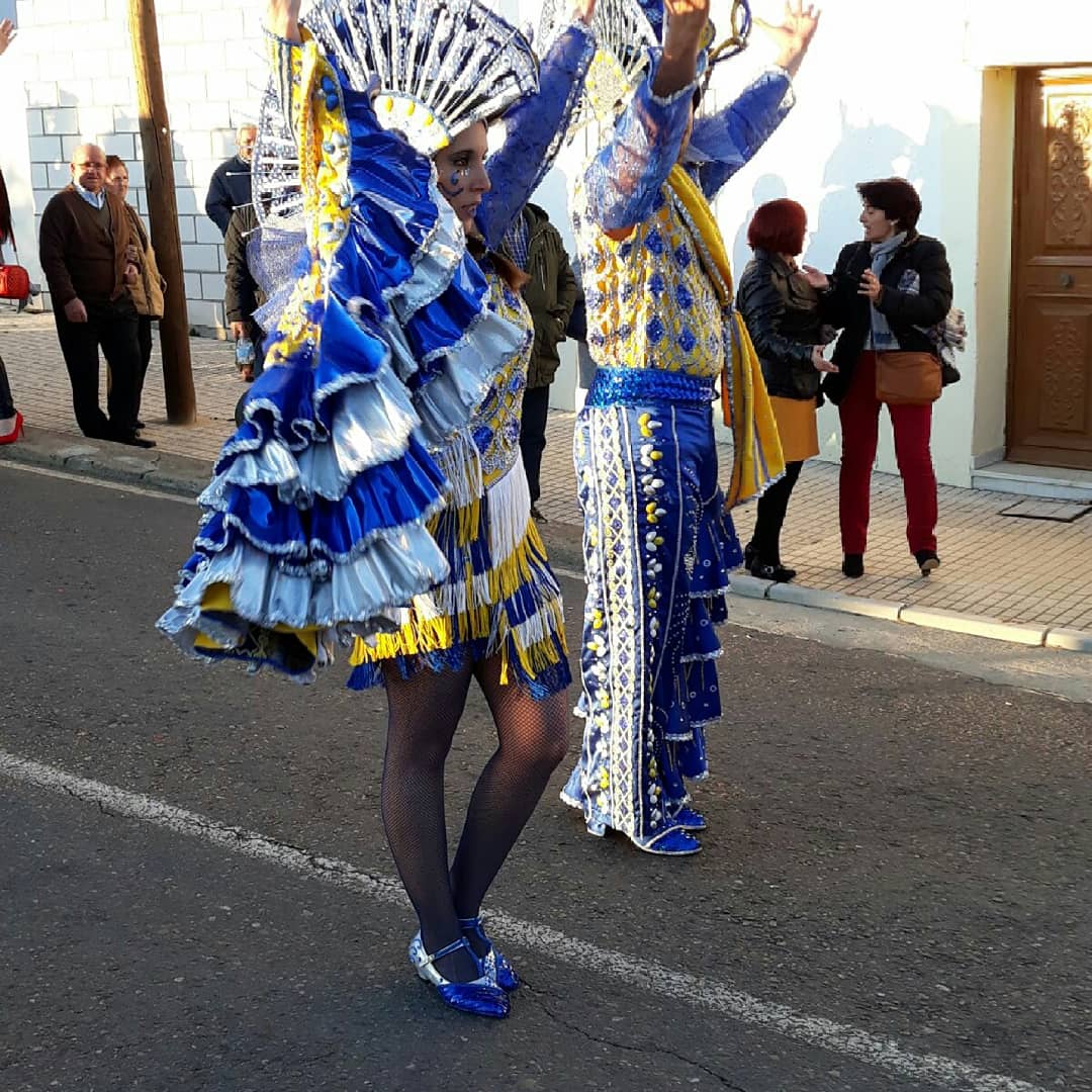 Esperanzapl7's tweet photo. El día de ayer fue increíble, maravilloso... Porque cuando disfrutas con lo que haces todo es genial, y cuando ves disfrutar a la gente contigo, eso ya no tiene precio ❤❤ #BakumbaSaleaBailar #Carnaval #Badajoz https://t.co/EdpbD2UiUE