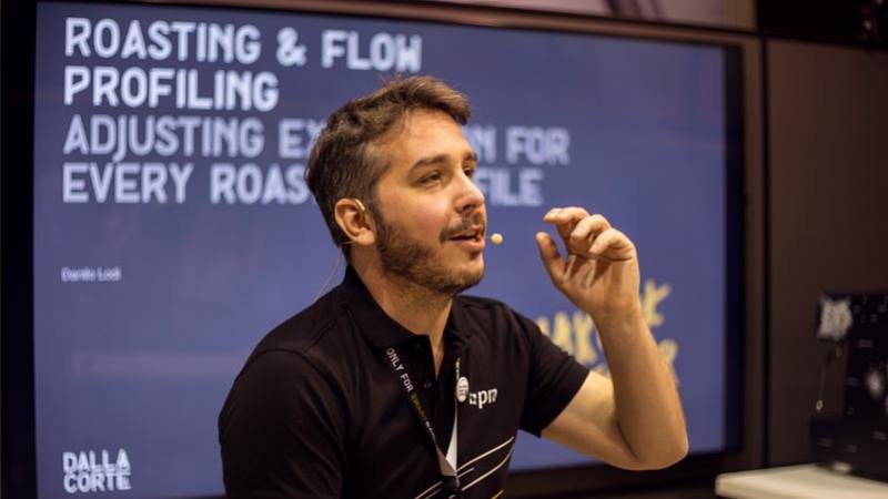 DallaCorte_int's tweet image. #SipandTips There’s a flow profile for every roasting curve with Mina!
Have you ever asked yourself which is the best extraction for your dark or your light roasted coffee?

Find out more with our Coffee Pro @danilolodi :
dallacorte.com/en/magazine-th…