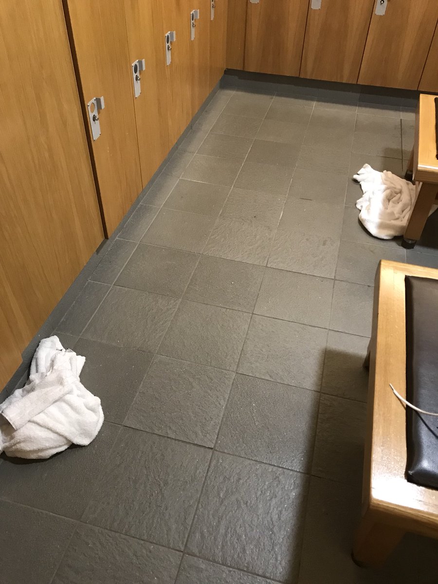 Ironman_Ste's tweet image. @DLLSpeke @DavidLloydUK Speke branch when are you going to start listening to your customers and provide somewhere in each changing room to deposit used borrowed towels? This is the state of the men’s changing rooms today 😡 #NotAcceptable #poor #listentofeedback