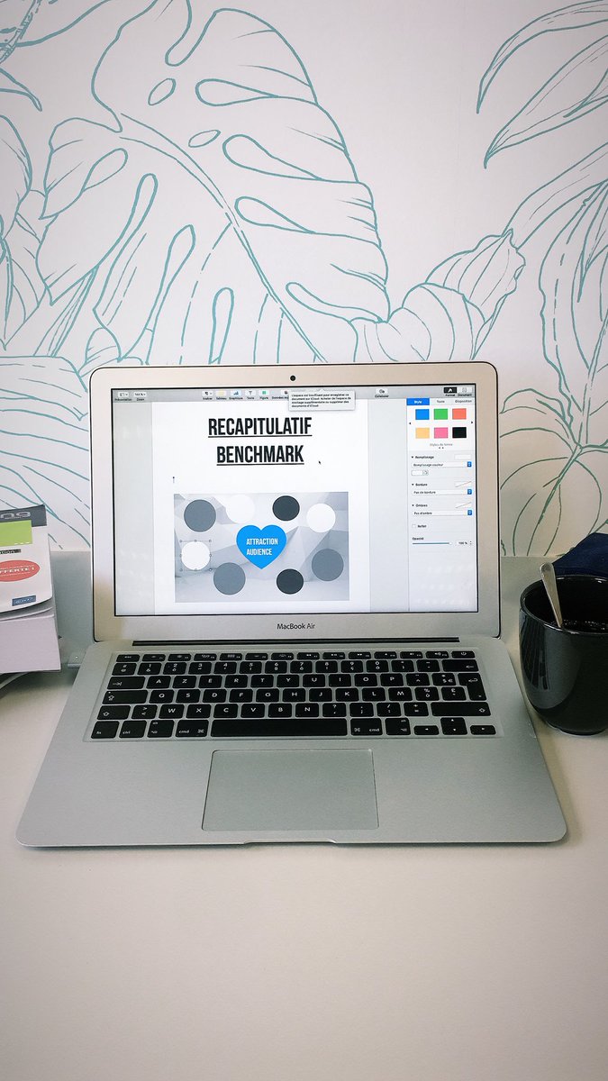 DigitalAndDance's tweet photo. #MondayMotivation #HappyMonday #Work #benchmark #digitalmarketing #webmarketing #coffee #coworking #books https://t.co/SDeDFqSzdt