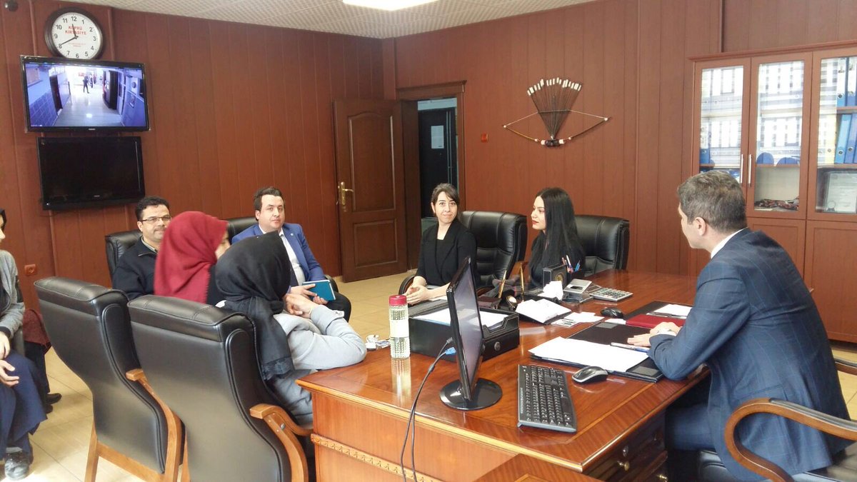 ziya_suluyer's tweet photo. #sanliurfayitanithayalineuc #ISEWorld Tem.Prog Uz. Zelal ve Ysmin hanım, okulumuz öğrencilerine #HayalineUç yarışması hakkında bilgi verdi. Öğrenciler, ingilizce hazırlayacakları Şanlıurfa tanıtım videosunun dereceye girmesi durumunda çeşitli hediyeler ve Kanada gezisi kazanacak https://t.co/Hv5gqzugag