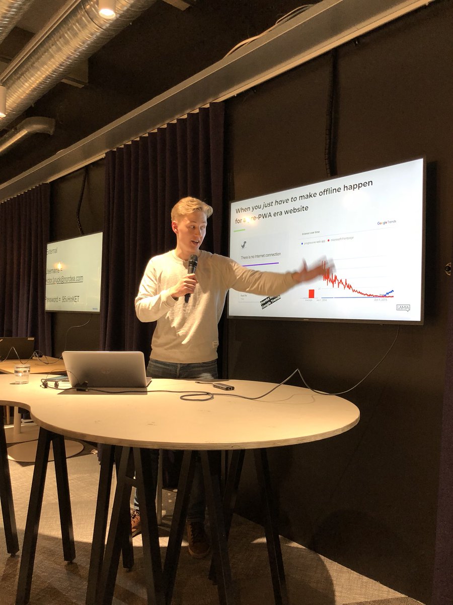 helsinkijs's tweet photo. @aapokiiso giving a talk with a title Shooing away the offline dinosaur from your legacy site https://t.co/hTweYwhAP2