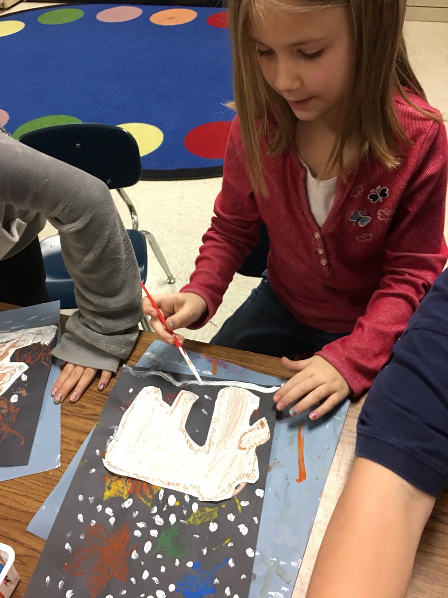 art_with_clark's tweet photo. Last minute touches on our “Old Bear” project Ms Morris #buzzworthy @howellprincipal https://t.co/yCsFnJFiae