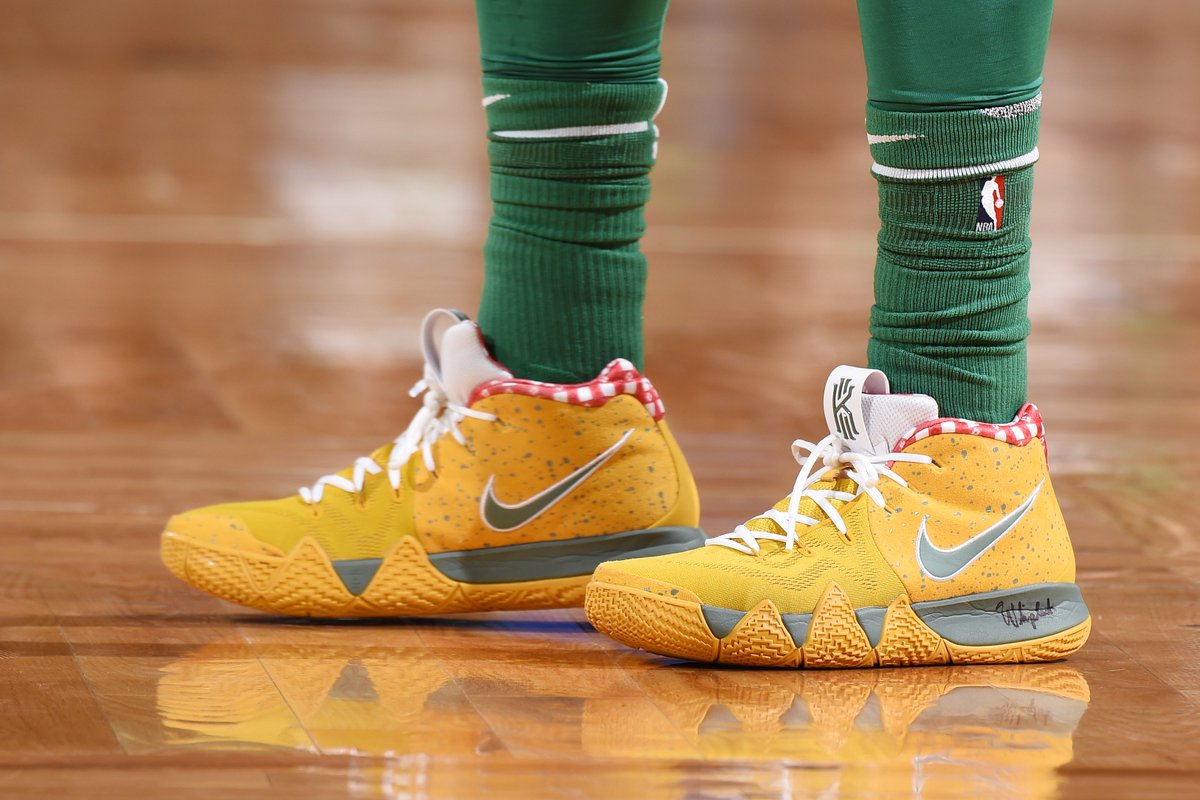 yellow lobster kyrie