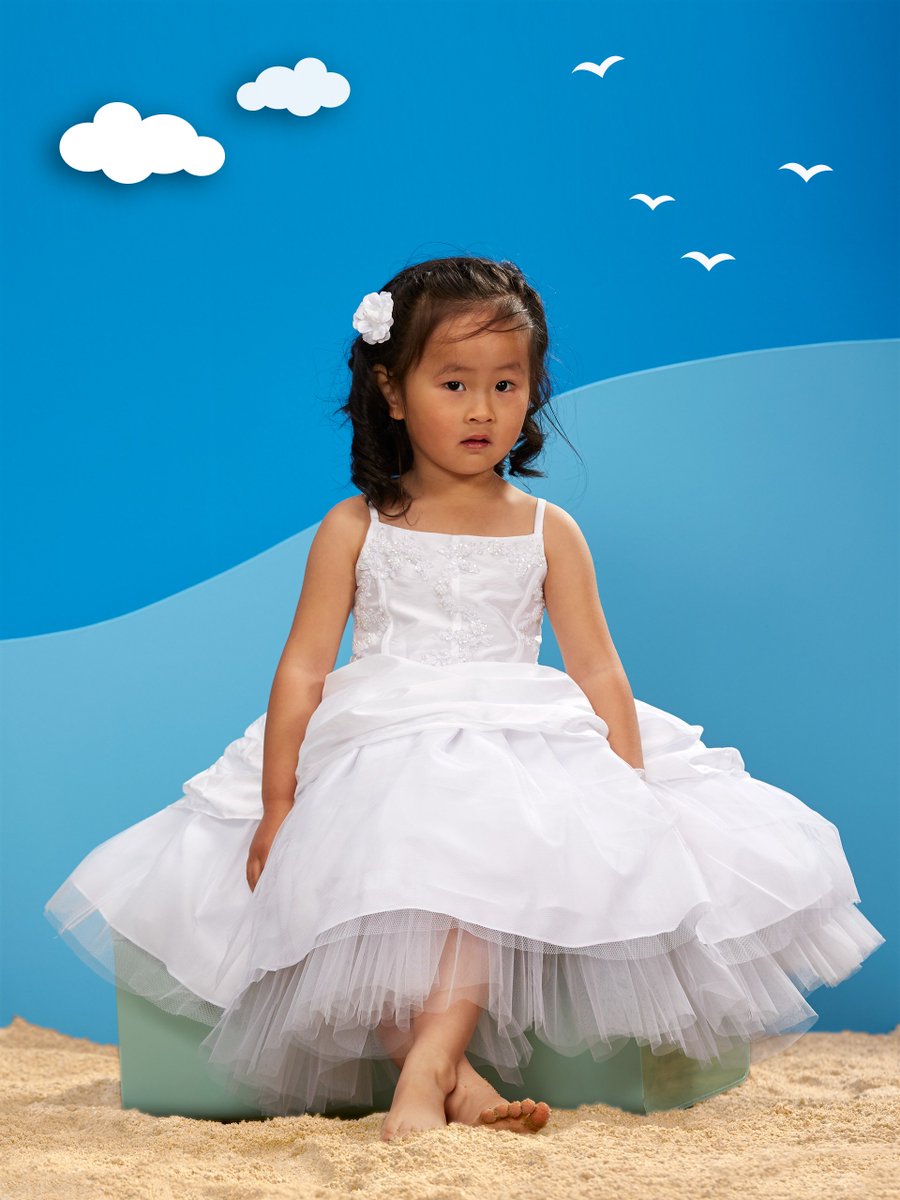 PointMariage's tweet photo. ❤️COLLECTION ENFANTS❤️ J-2 avant la sortie de notre collection enfants #PointMariage : Avalanche de "mignonneries" assurée ! 🤗😋😁
#Collectionenfants #Cortège #enfants #Cérémonie #Kids #Kidswear #Tenues #Wedding #Mariage #Baptême #Newcollection #Kidcollection #Bambins https://t.co/jp4ELnt5Ao