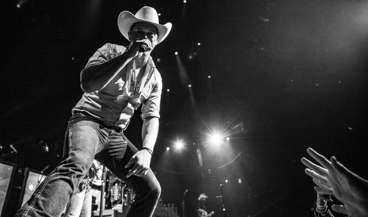 What a run! Thank you California!!! Won't be one I soon forget! Now off to write some songs... 📸: <a href="/jerseyjim1453/">Jim Wright</a> #livinlikehippiestour