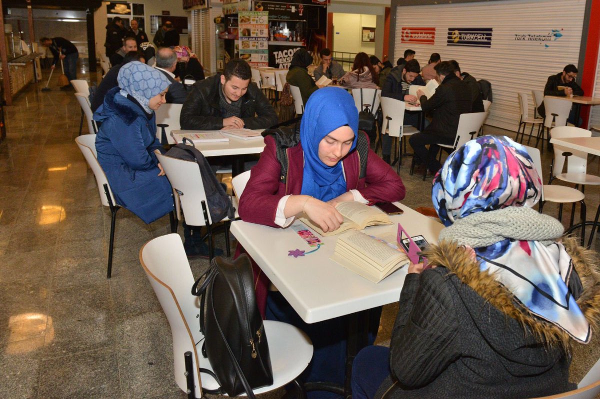 osmankaymk's tweet photo. #samsunokumavakti bu akşam OMÜ de rektörümüz @saitbilgic ve öğrencilerimizle devam ediyor https://t.co/3sfjsdRuo7