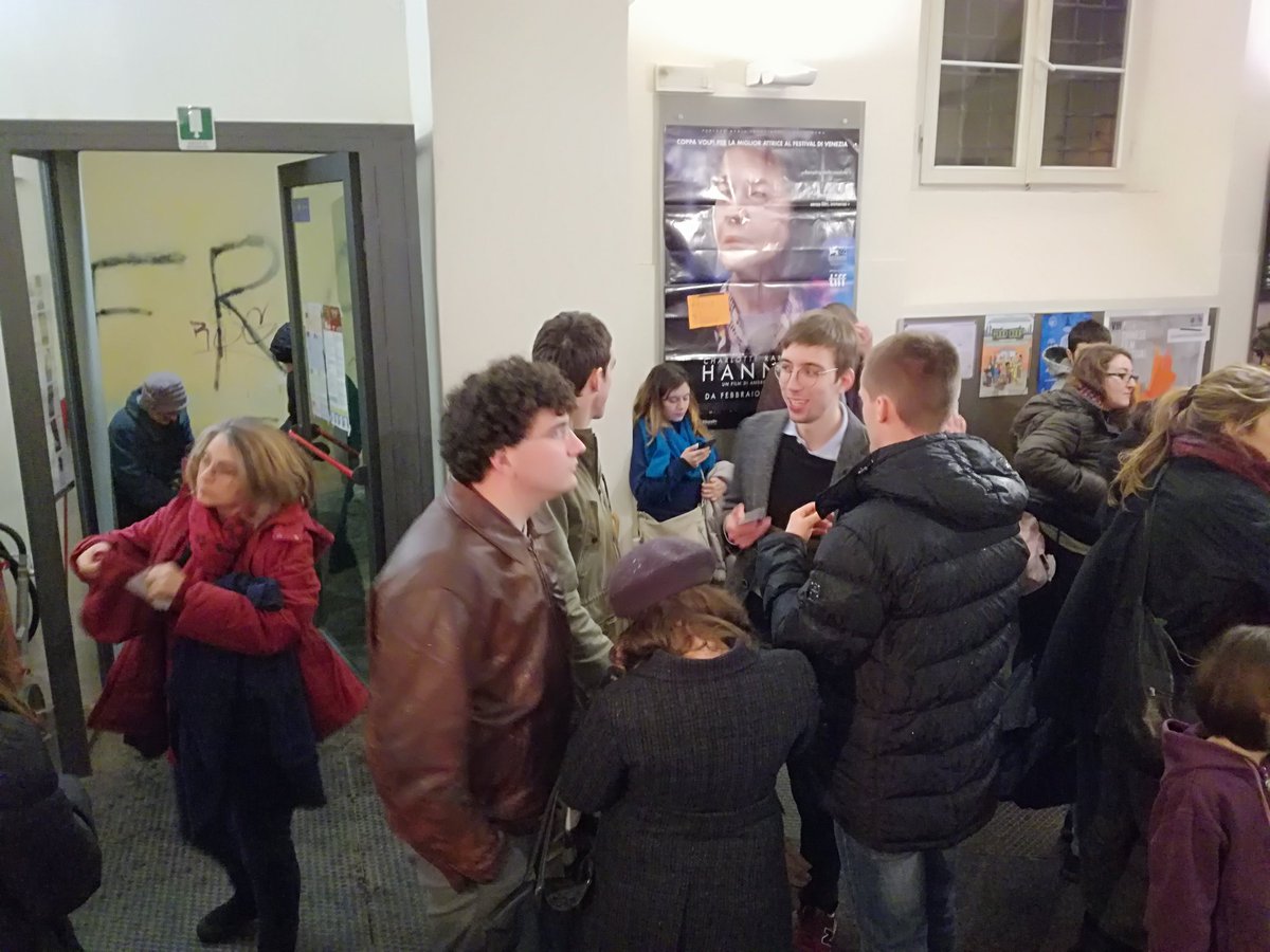 ChinaSantAnna's tweet photo. Live dal #PisaChineseFilmFestival! In tanti, nonostante la pioggia, per Born in China! #PCFF2018 @arsenalecinema @ScuolaSantAnna https://t.co/RCDzRqLwAq