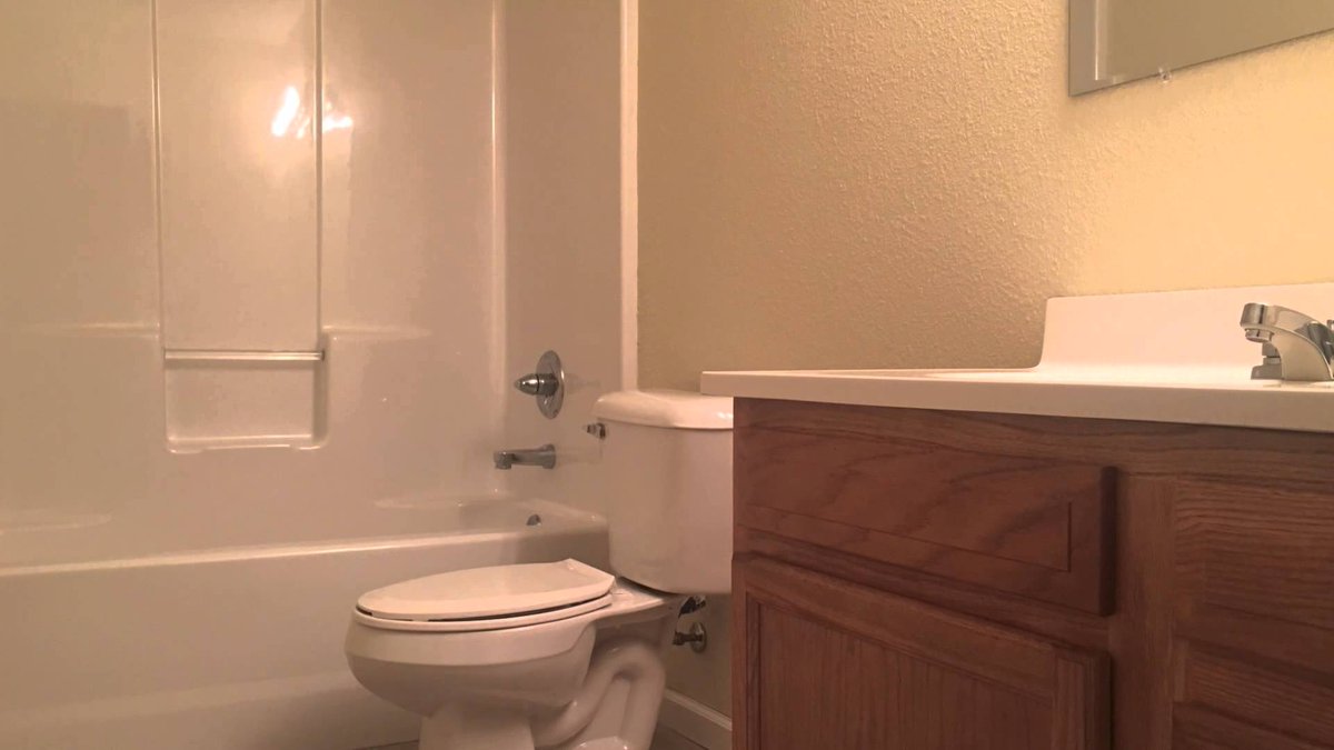 Pma_property's tweet photo. It's too slippery to get out, so let's take a virtual tour of Apt C on  1700 Easy St in Marion!

2 bd/2 ba
Large great room
W/D hookup
One car garage
And we are pet-friendly!

Call #PMAProperties at (618) 993-8015 and ask for Cara for more details!

https://t.co/asjswNOgLI https://t.co/jbjvXM242t