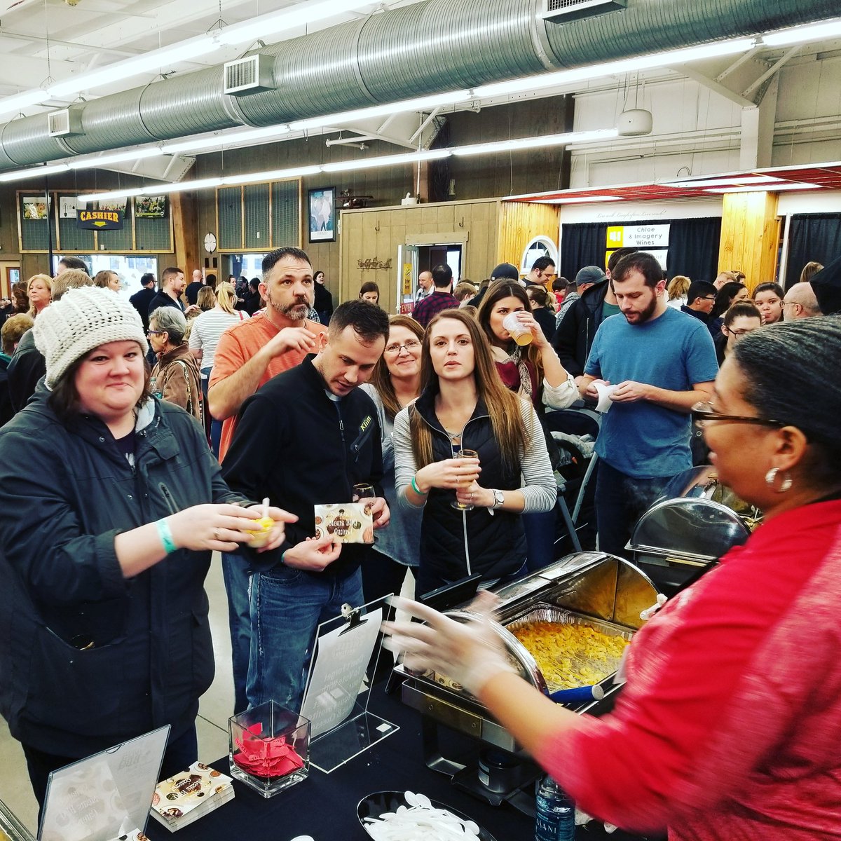 SweetsandMeats's tweet photo. We had a blast at the @JungleJimsMrkt #CheeseFest yesterday, serving up Cincy's #bestmac all day in Mac Alley. 🧀 #sweetsandmeatsbbq #cincyBBQ #mountwashingtonproud #weareMORTAR #OhioSBDC #SCORE #Cincinnati #crackymac https://t.co/GmxgkvGKAv
