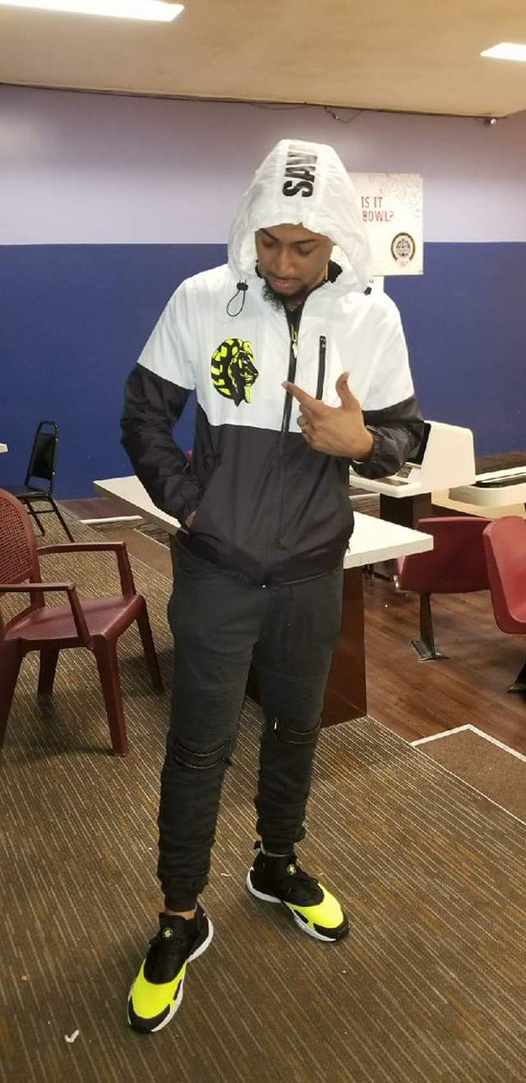 Life3lr's tweet image. Custom SAVAGE windbreaker to go with the hauraches 
#3LR #TRUEKING #SAVAGEKING #STRIVEFORGREATNESS #NEWYORK #PARIS #LASVEGAS #CHICAGO #LOSANGELES #FASHION #WETHEBEST #WINDBREAKER #CUSTOM #SAVAGE #BUFFALO #HAURACHES