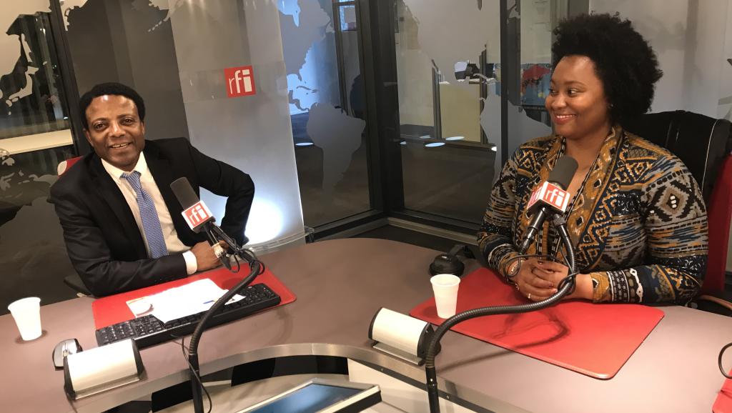 Cabo Verde: Lucibela em concerto parisiense rfi.my/2H9.t