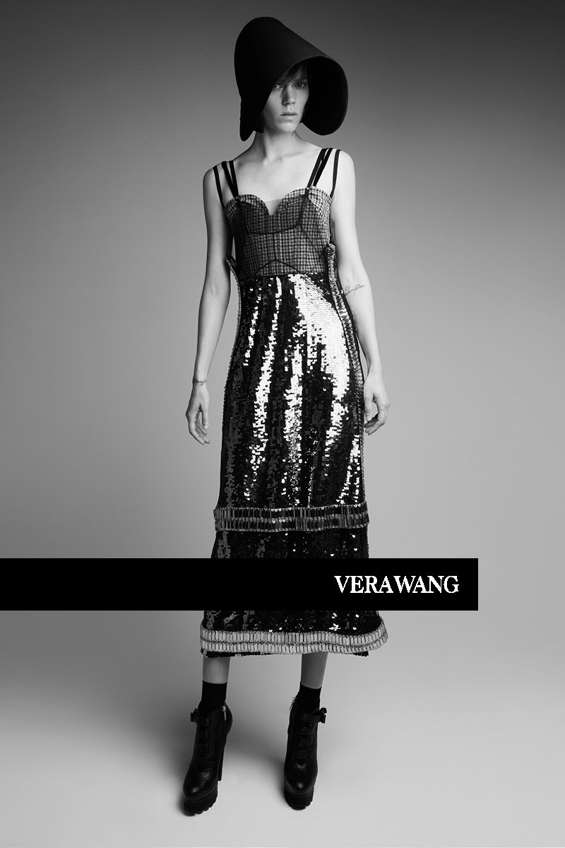VeraWang's tweet photo. We're proud to present the #VeraWang Fall/Winter 2018 Advertising Campaign.
Photographed by Patrick Demarchelier
Creative Direction: @VeraWangGang
Talent: @OfficialFreja 
Styled by: @panosyiapanis 
Hair by: @garrennewyork 
Make-up by: #MarlaBelt
Nails by: #KellyB https://t.co/9WeuE4q404