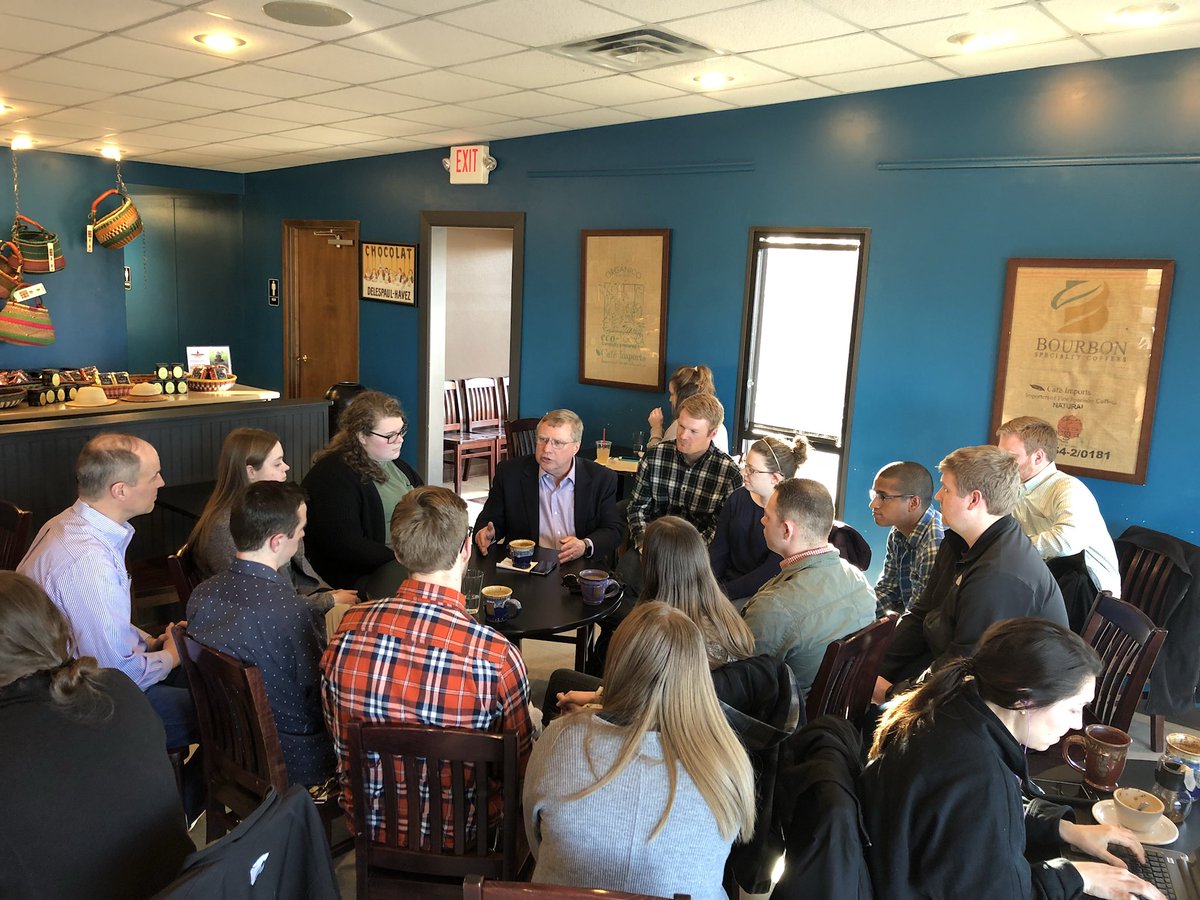 Enjoyed meeting with young leaders from KSU and MCC yesterday in Manhattan! We need to make sure young talent not only thrives in KS, but stays in KS! #BuildABetterKansas #ksleg