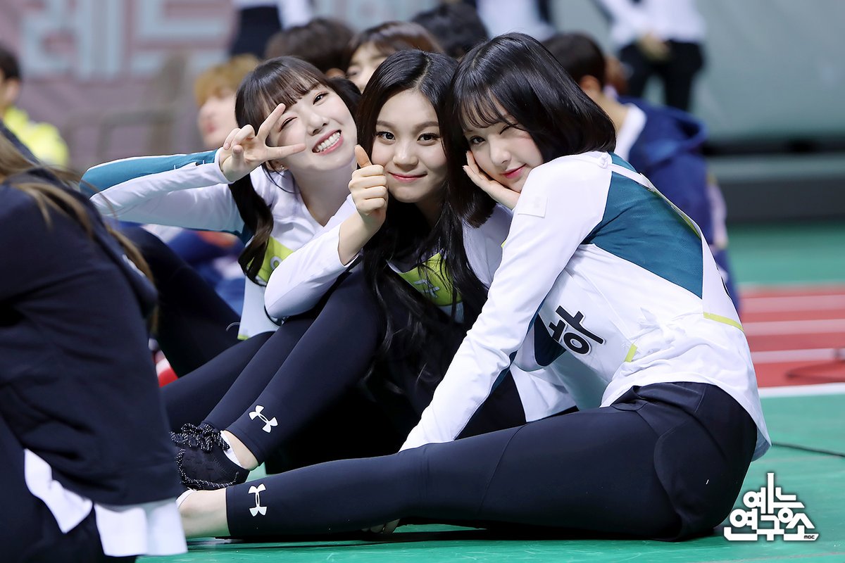 YJCHN6's tweet photo. 마음의 눈이 열려있는 연구원이 드립니다 오무지의 동반자와 쥔장님과 옌니와💕
#2018아육대 #아육대 #여자친구 #신비 #엄지 #예린 #은 @MBC_entertain
2/15 (목) 오후 5시 10분
2/16 (금) 오후 5시 10분 https://t.co/4dGlLRBw9N