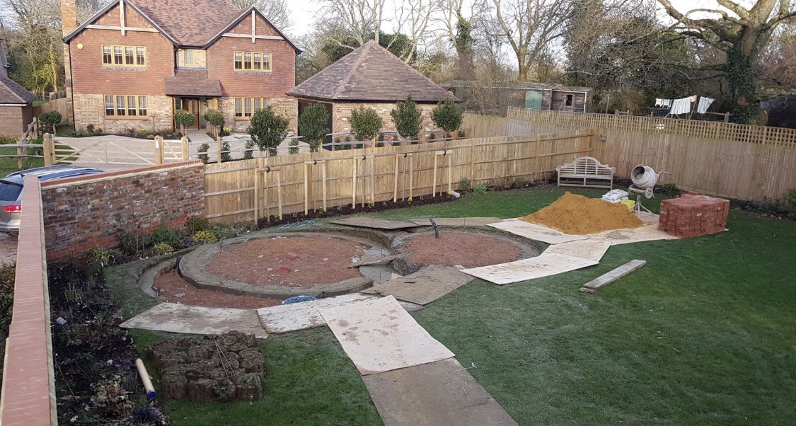 KeystonePaving's tweet image. 2 days in and we’re ready for the brickwork.  We will be using a nice rustic Keswick, one of our favourite bricks at the moment.  Keep an eye out for the finished product.