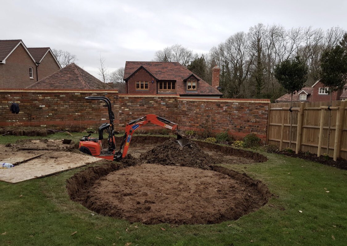 KeystonePaving's tweet image. 2 days in and we’re ready for the brickwork.  We will be using a nice rustic Keswick, one of our favourite bricks at the moment.  Keep an eye out for the finished product.