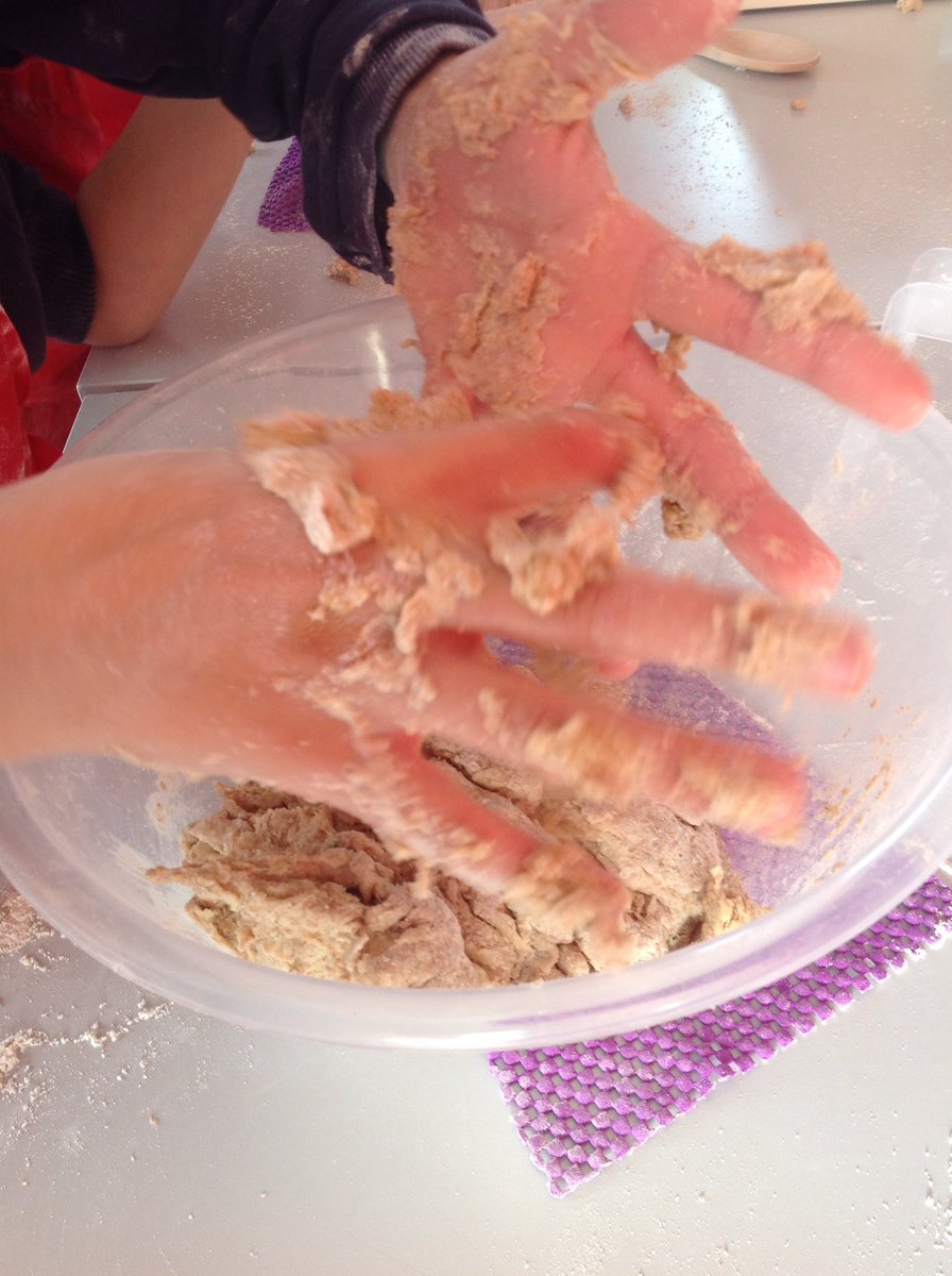 bread2share's tweet photo. ....fab 1st day 😋1 of 3 👏56 fab kids to go...⭐️ @ShiptonMill yr flour is "cold silk" "fluffy kitten" "bliss" #happyday https://t.co/lCJRH3jMQ3