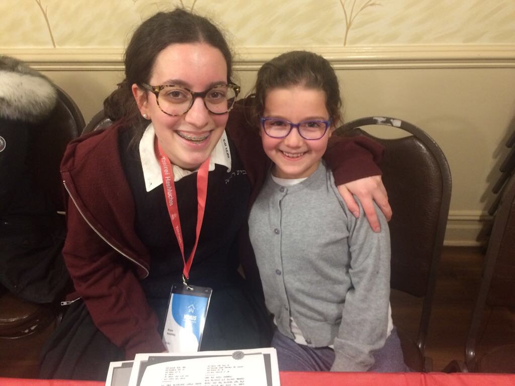 MyShliach's tweet photo. 📖 📖 📖 Many of the 160 Achos Sheli partners met up during the Kinus for a ‘live’ Chavrusah session ~ 👍 👍 Meeting each other for the first time. 🍩🍩 #youngshluchos https://t.co/VN00KZ8ewW