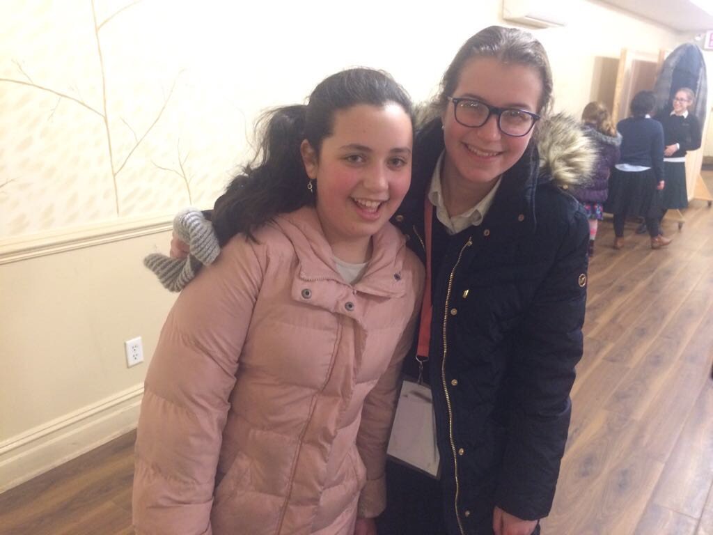 MyShliach's tweet photo. 📖 📖 📖 Many of the 160 Achos Sheli partners met up during the Kinus for a ‘live’ Chavrusah session ~ 👍 👍 Meeting each other for the first time. 🍩🍩 #youngshluchos https://t.co/VN00KZ8ewW