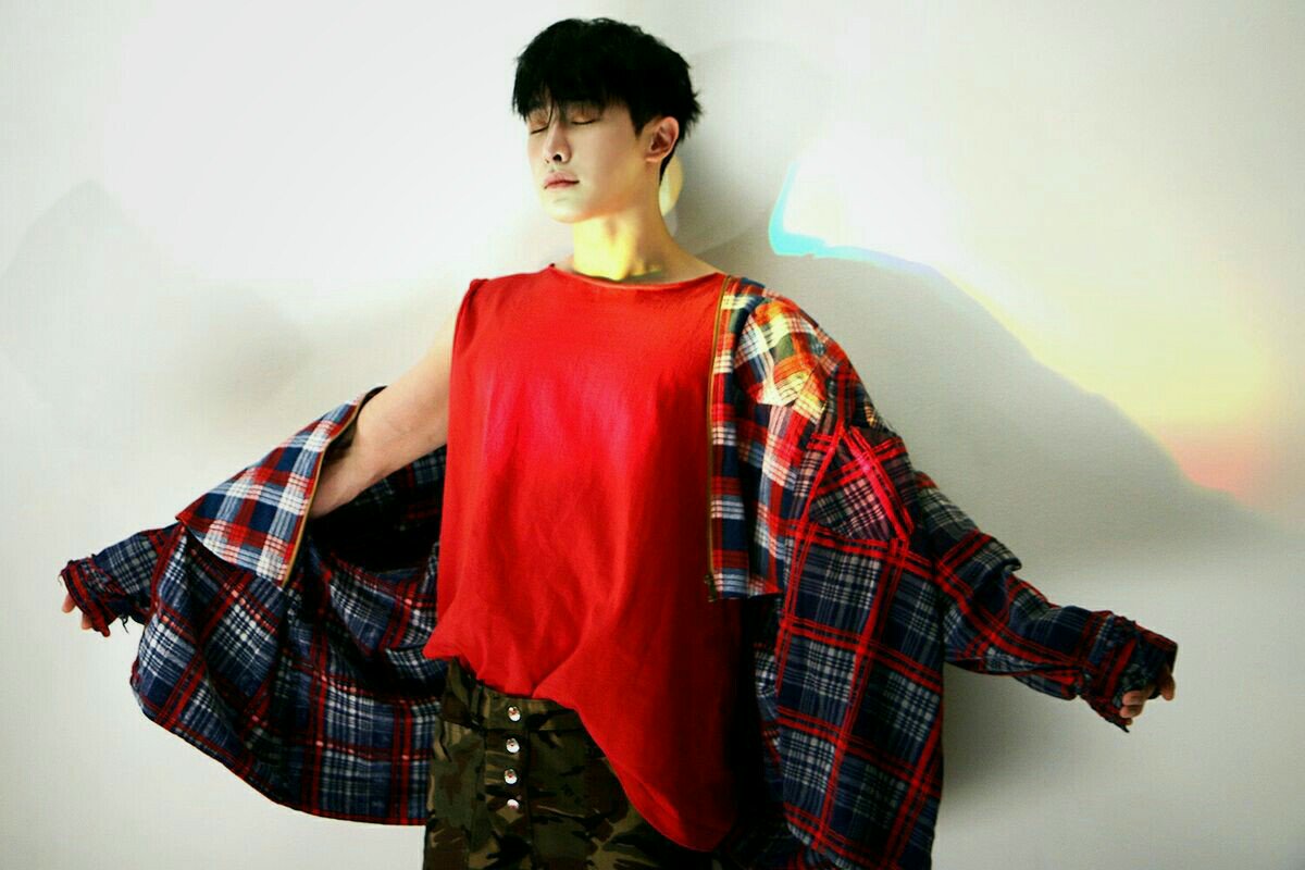Curly_The_Koala's tweet photo. "The different tones of your laugh created my rainbow.
I can see your blue, for example.
With my bare heart."
#monbebeselcaday #monstax #proudmonbebe #ilovemonstax #iloveyouall #wonhomonbebe #monbebewonho #wonhoselca https://t.co/im6czrD1wv