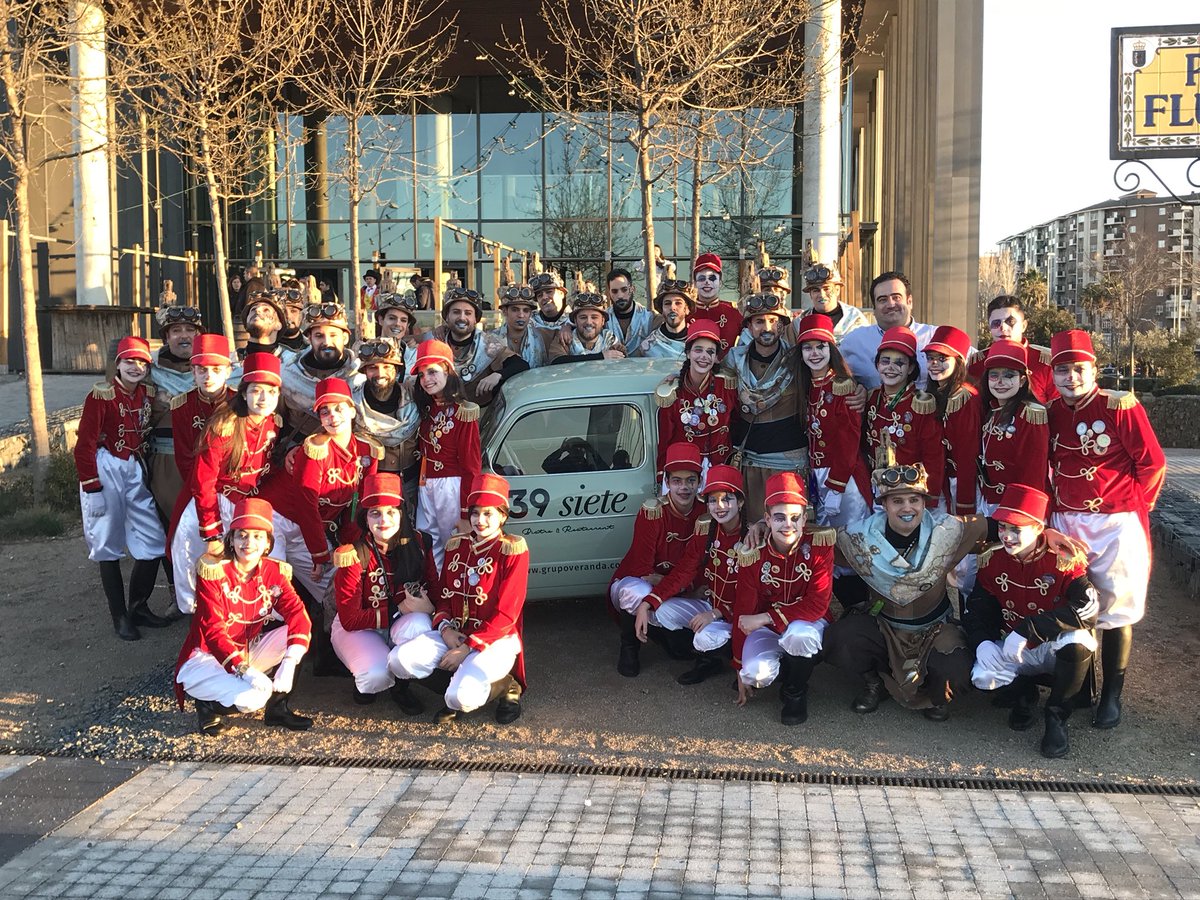 Compartiendo cartel en <a href="/39siete/">Restaurante 39siete</a> con <a href="/MurgaMarwan/">Marwan Chilliqui</a> Un millón de gracias por todos los momentos vividos en este carnaval juntos!