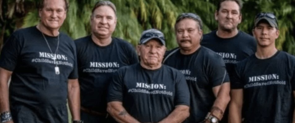 BlueSea1964's tweet image. 🚨 Veteran Navy SEALs And Law Enforcement Teamed Up To Save Kids From Child Sex Trafficking — For Free!

#Veterans
#NavySeals
#LawEnforcement
#SaveOurChildren
#RedWaveRising2018
#BluestarZone

 truepundit.com/veteran-navy-s…