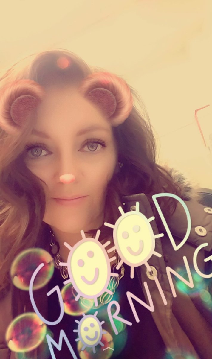 SlSuggs's tweet photo. Why do boys always have awesome eyelashes and I have to rely on a filter? 😂🤣😂🤣

#girlproblems #whydoboysgetthegoodlashes #thanksfilter #brunette https://t.co/FvWNxrFEXz