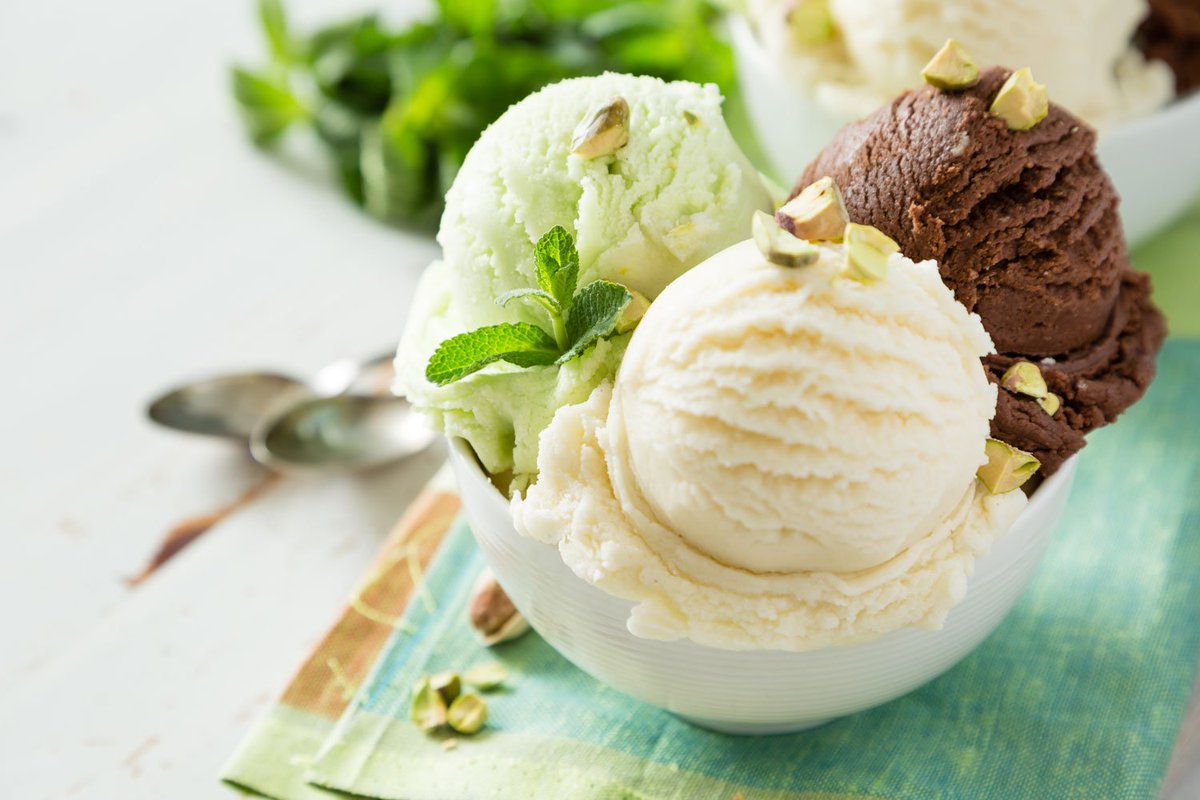SyscoCanada's tweet photo. Just because spring & summer are long gone, doesn't mean your customers can't enjoy a rich scoop of Wholesome Farms French Vanilla Bean Flake Ice Cream! Pair it with a fudge brownie, a warm cookie or even a warm cup of tea after your meal this winter. #CentralSmith #icecream https://t.co/EXP5CMrxrG