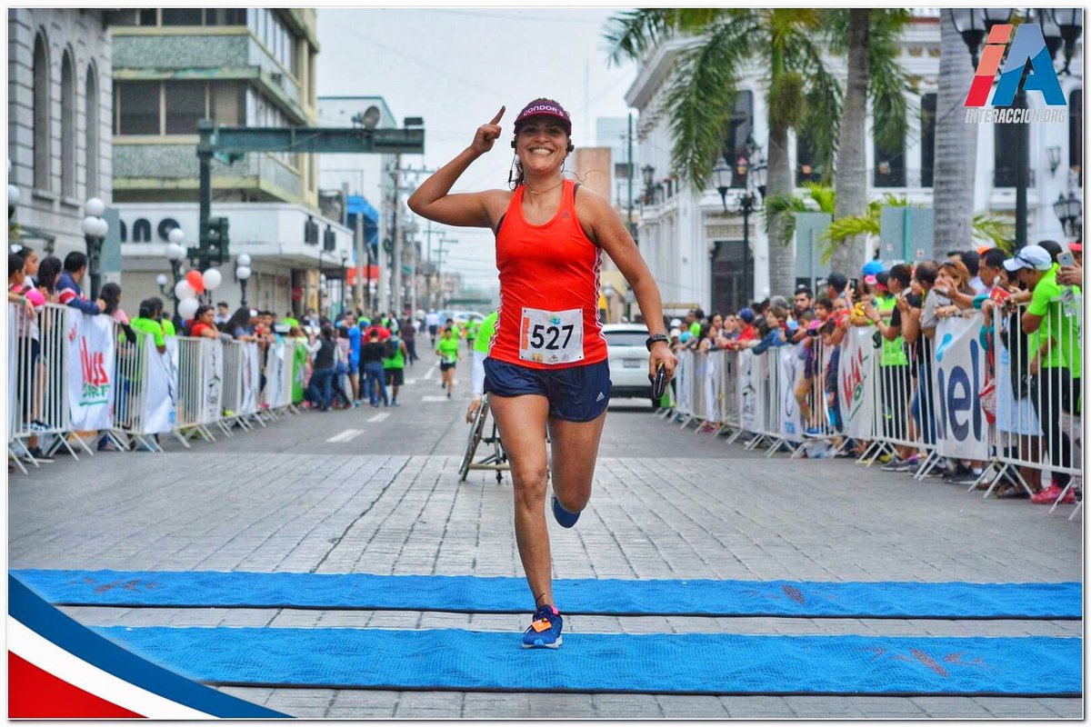 DiaryofaDancer's tweet photo. #correres aventarte 21k sin entrenar pero con el corazón bien motivado #CorrerMeHaEnseñado a dar el alma en el asfalto #YoElegiCorrer por que me da vida. https://t.co/3dCN8DY2ss