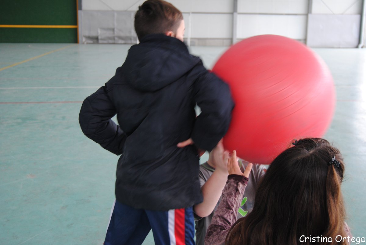 OrtegahOrtega's tweet photo. El #artzikirol y el #baloncodo, otros deportes a conocer
https://t.co/tq7tjdYVNO #educación #edufis #frikimefs #EF1hdiaria #PhysEd #BeActive @NDJurado @KirolXabi @Alsacristan @ProyectoCeanDe https://t.co/L945qs9J2u