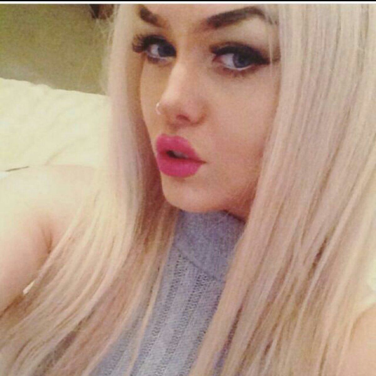 BarbieBlonde181's tweet photo. 💎true perfection has to be imperfect-Oasis💎 #selfie #webcam #sexy #adultwork @AdultWorkcom @LondonSapphires @babesofbrit @CMP_4U https://t.co/J4CO8rKRYT