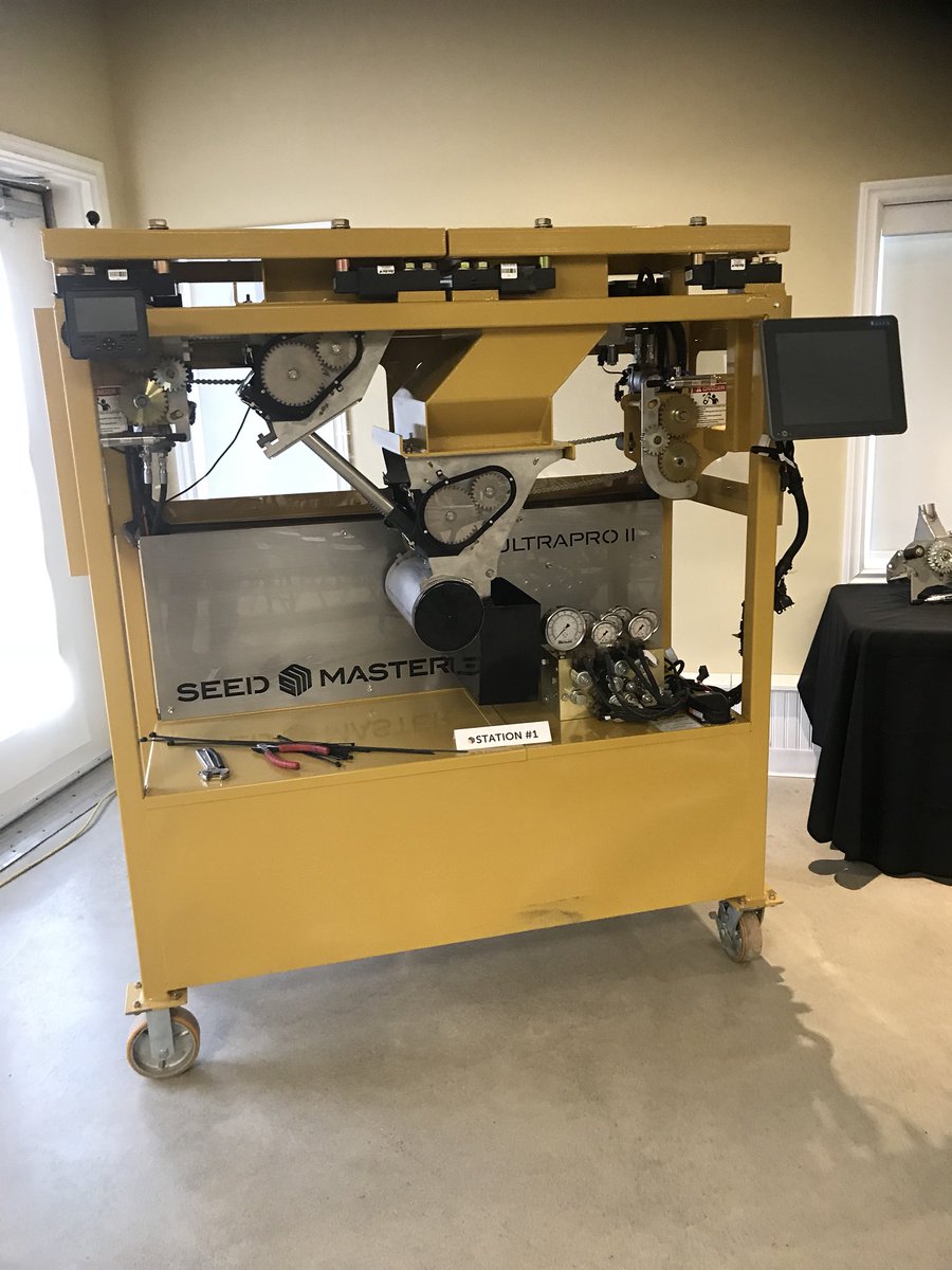 SeedMasterMfg's tweet photo. Welcome to our third and final group of dealer service techs visiting for training this week! Hope you have a great time! #SeedMasterTech #SeedMasterSupport https://t.co/aPwR9aYg1t