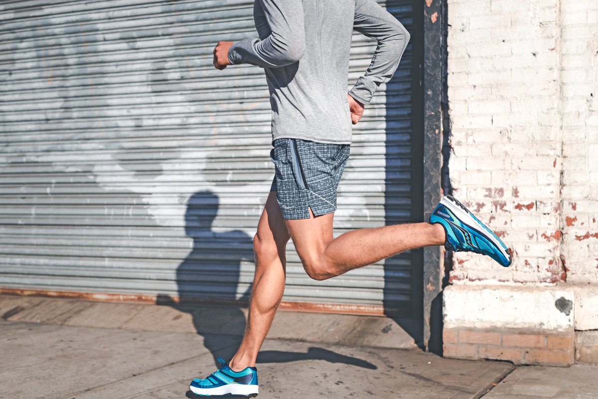 SauconyMx's tweet photo. La tecnología FLEXFILM elimina costuras para una mayor flexibilidad en tus pies. Encuéntrala en #Guide10 https://t.co/YmJrw90Okn