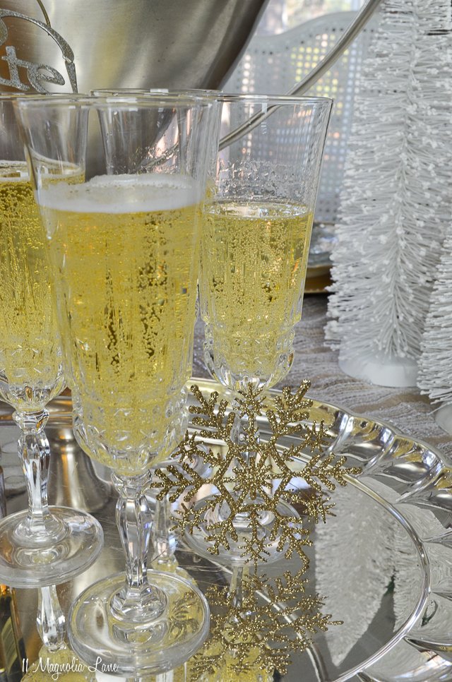 EpoxyStrong's tweet image. #epoxyfloors New Year’s Eve Entertaining Made Easy http://13.92.94.20/~creativehome/new-years-eve-entertaining-made-easy/?utm_source=dlvr.it&amp;amp;utm_medium=twitter #EatingIn #phoenix