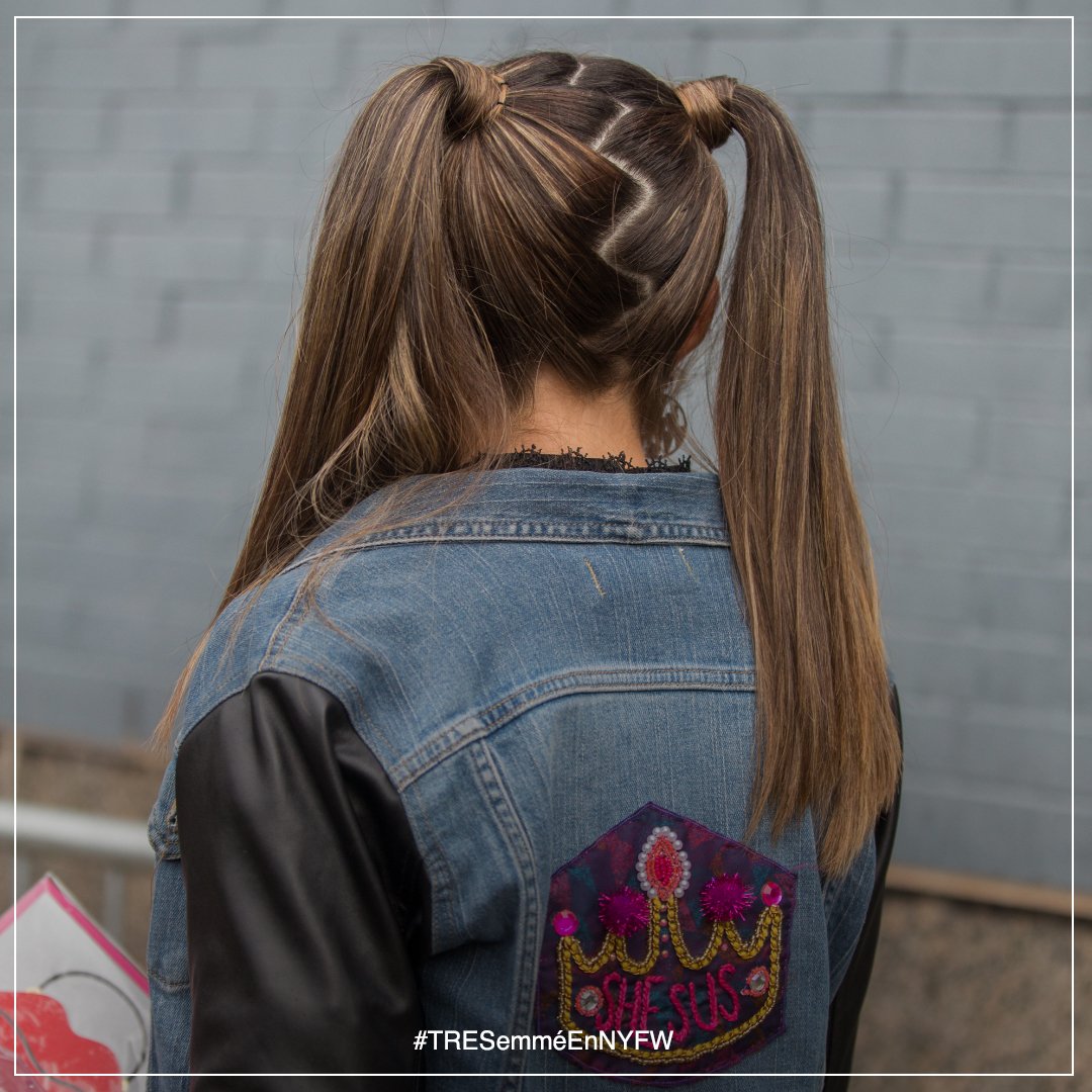 TRESemme_Py's tweet photo. Los 90 presentes en las calles de la gran manzana 🔝 #StreetStyle #TRESemméEnNYFW https://t.co/pMBUbm9rdE