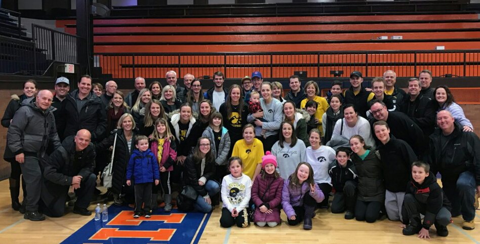 ChiHoopsExpress's tweet photo. #CHE π - ππ - Nothing sweeter than coming home to play, getting a victory and your entire #squad is there. @KDoyle_11 I hate that I missed this picture! #DoyleNation https://t.co/9kgBYYsMzR