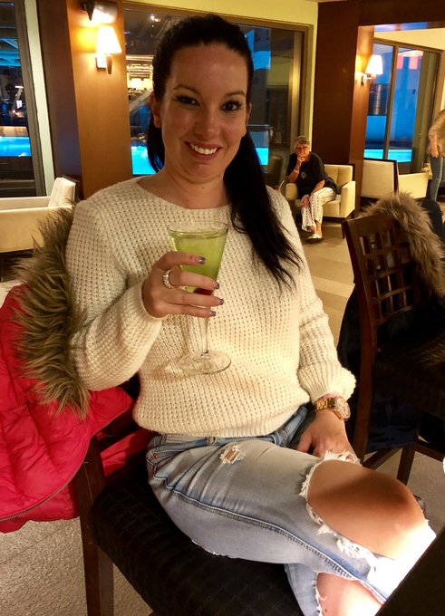 Den Abend an der Bar verbringen mit leckeren Cocktails 🍹😍  #Antalya #Limaklara #delphinimperial #Amateur<a href="/tag/monday"class="tags"><span>#monday</span></a><a href="/tag/cocktail"class="tags"><span>#cocktail</span></a><a href="/tag/chillout"class="tags"><span>#chillout</span></a><a href="/tag/amateur"class="tags"><span>#amateur</span></a><a href="/tag/antalya"class="tags"><span>#antalya</span></a>