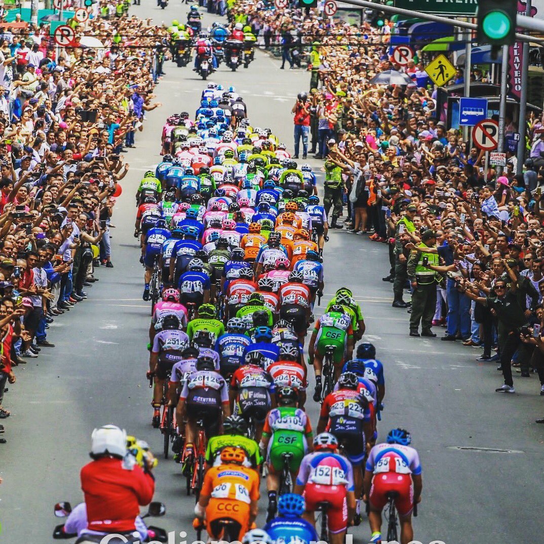 Gracias Colombia por este espectáculo @ColOroyPaz 🇨🇴🤙🏼!!
Ora si torna dalle mie donne 😍✈️