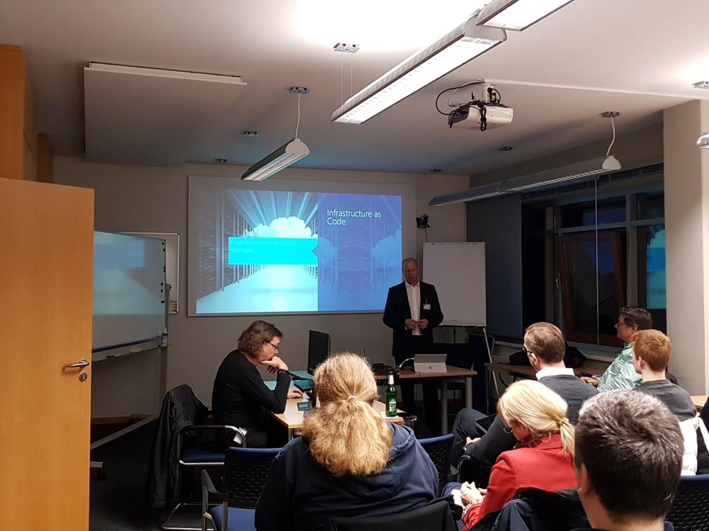 AzureHAJ's tweet photo. #InfrastructureAsCode mit Simon Schwingel beim #Azure Meetup #AzureHAJ #CommunityRocks https://t.co/NyaPxExe2W