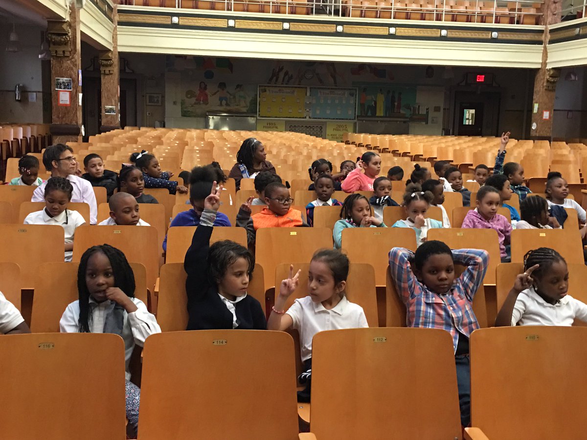 ps138K's tweet photo. Excited to kick off @ps138K Reading Challenge for Grades K, 1 and 2.  Which students will read the most books each month? Stay tuned!  🤔😘#ReadingChallenge #universalliteracy @NYCSchools https://t.co/KChBTUTw1F