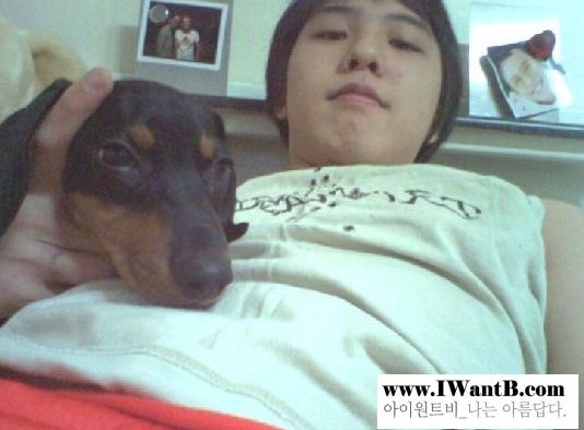 bigbangupdates's tweet photo. #SelcaKing @IBGDRGN
#INeedMoreBigBangOnMyTimeLine https://t.co/g7r1V4CPPc