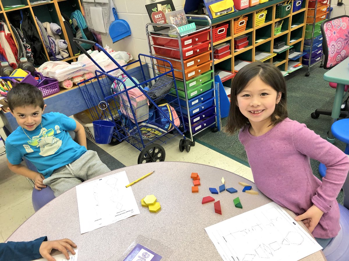 ScovillSmarties's tweet photo. Friends sorting shapes #friendshape 😉🙃 @CatenaColts https://t.co/JqKXKrvj5O