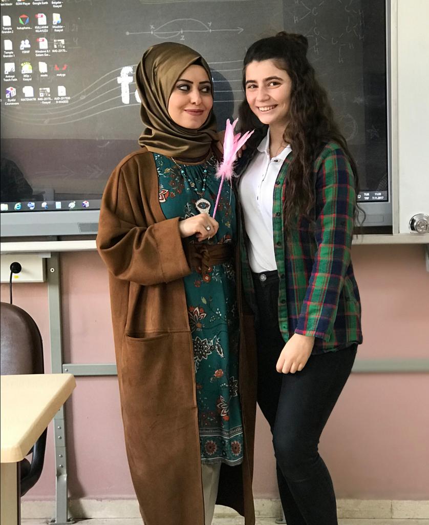 kadirpolat565's tweet photo. Böyle ögretmen vardı da biz mi okumadık yorum lütfen https://t.co/rYuLC7pcGR