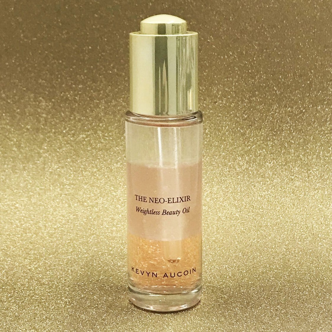 kevyn_aucoin's tweet photo. The Neo Elixir Weightless Beauty Oil is a tri-phase liquid highlighting oil that is silky smooth, lightweight, moisturizing, and long-lasting. Shop The #NeoElixir Oil now @Sephora here: https://t.co/0At4hJizZC https://t.co/lUxG4oYnxR