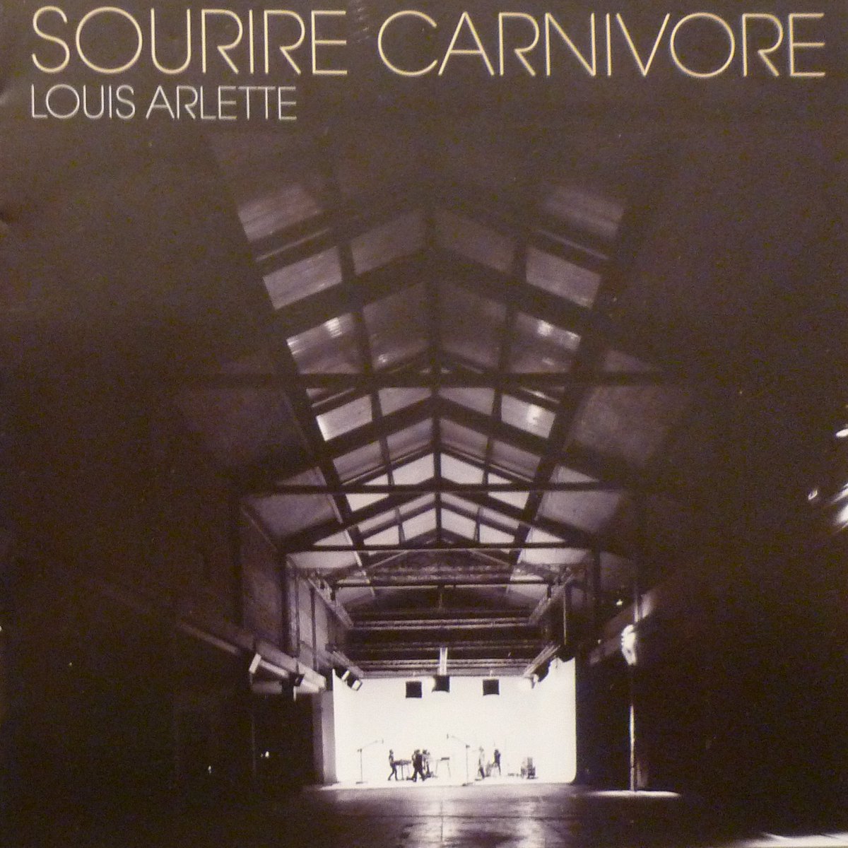 fredkitwit's tweet photo. Sortie de l'album #sourirecarnivore de @louisarletteoff
#carrémenttoutlelivret #illustration #image #photo #CD #album #blackandwhitephotography #tournage #ancienneusine #studiokremlin #captationlive #livemusic #concertphotography #nikon #nikonphotographer https://t.co/dACDcMoJsA