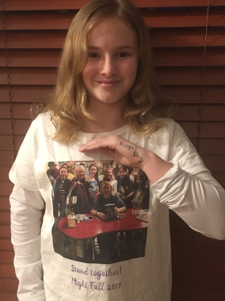 cathback1's tweet photo. @SW_Messenger @SimonKIDS Celebrating #keeperday and wearing a shirt with a picture of her and her friends at a keeper book signing. https://t.co/ASYrOrVNDM