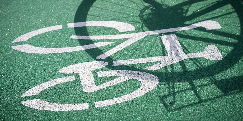 GeelongChamber's tweet photo. A fast, reliable &amp; connected transport network is part of #Geelong’s community-led #clevercreative vision!  @GreaterGeelong is planning two new #cycling routes to make it safer and easier for everyone to ride. HAVE YOUR SAY: https://t.co/GW1ZWzybzk https://t.co/AUIDMyADSm