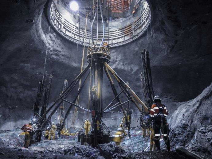 im_mining's tweet photo. The Redpath Group and Hasu Megawatt JV, Dayan Contract Mining, has reached the bottom of the Number 2 shaft at Oyu Tolgoi https://t.co/jmEWSGxTf5 @TheRedpathGroup @OTMongolia @RioTinto @TurquoiseHillRe #mining #futureofmining #shaftsinking #blockcaving #southhugo #copper #gold https://t.co/SnFqoRHcTI